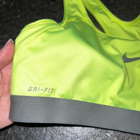 Nike Pro Sports Bra - Picture 5 of 7